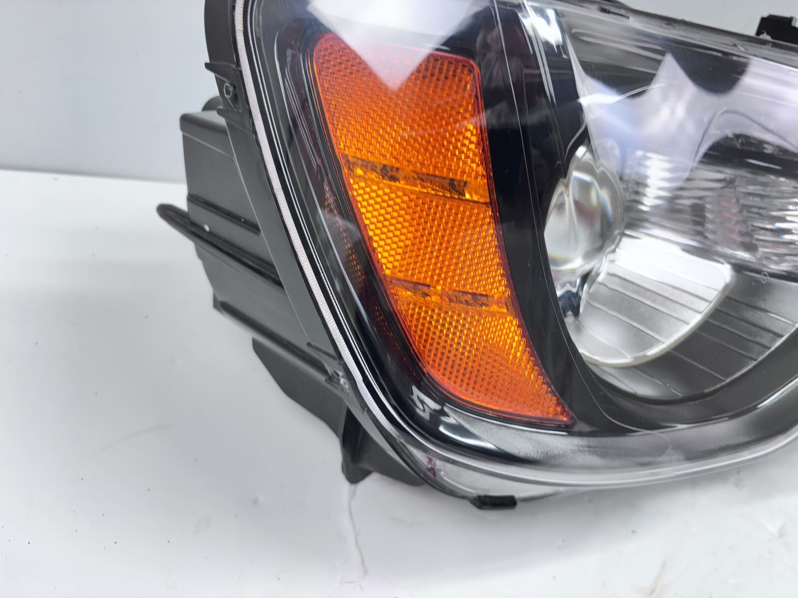 2011-14 Chrysler 300 C Xenon Front Right OEM Headlight 68085418AG - Image 13