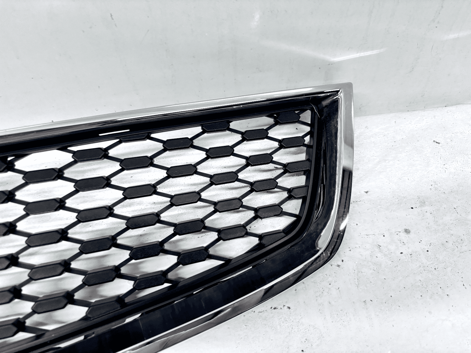 2012-2015 Chevy Equinox Front Lower Grille OEM Genuine - Image 2