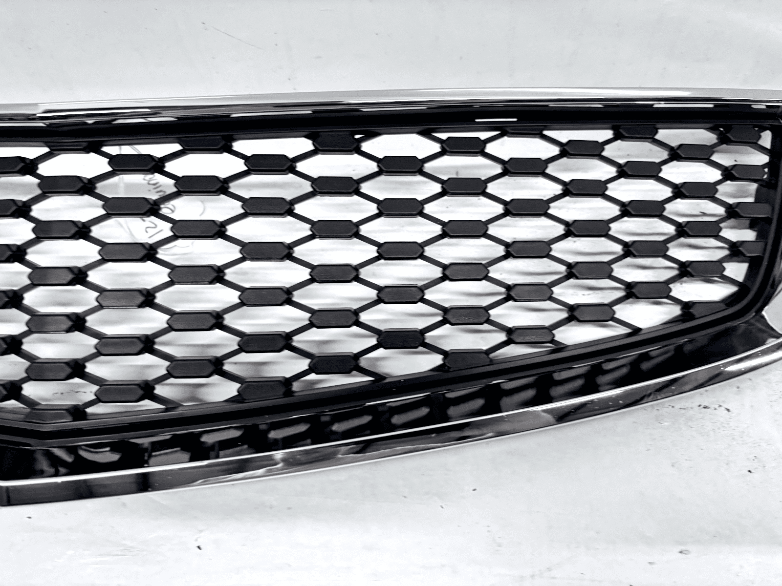 2012-2015 Chevy Equinox Front Lower Grille OEM Genuine - Image 3
