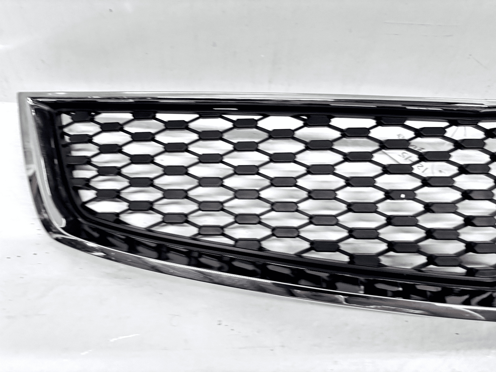2012-2015 Chevy Equinox Front Lower Grille OEM Genuine - Image 6