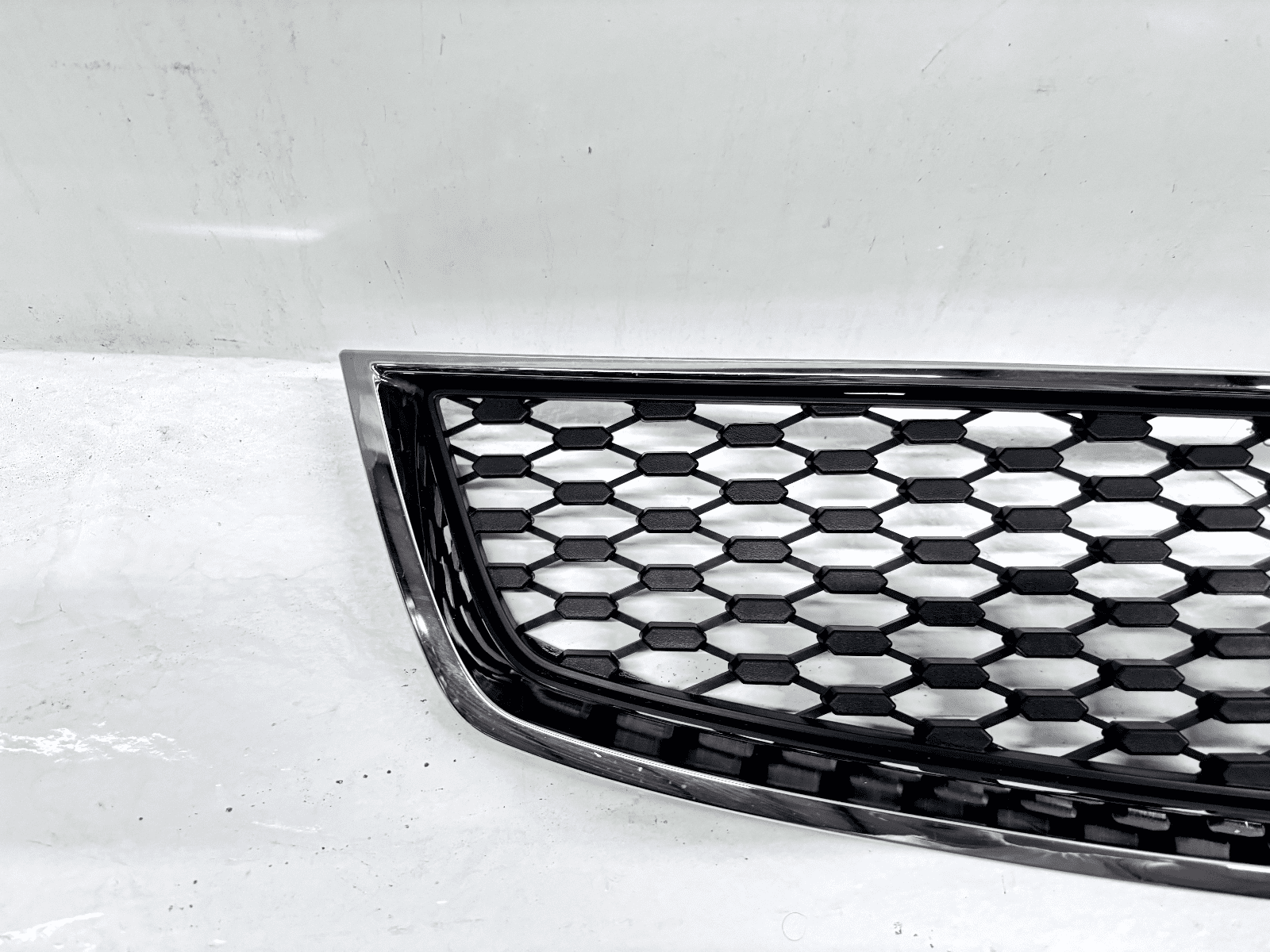 2012-2015 Chevy Equinox Front Lower Grille OEM Genuine - Image 7