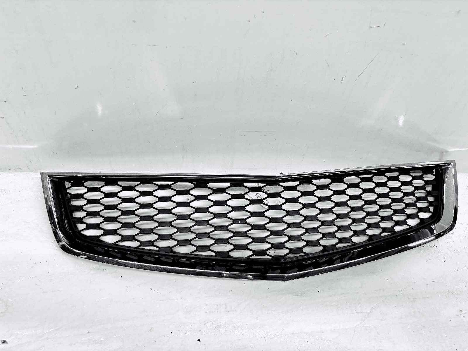 2012-2015 Chevy Equinox Front Lower Grille OEM Genuine - Image 8