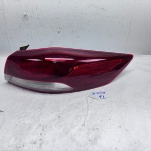 2017-2018 Hyundai Elantra Halogen Rear Right OEM Tail Light