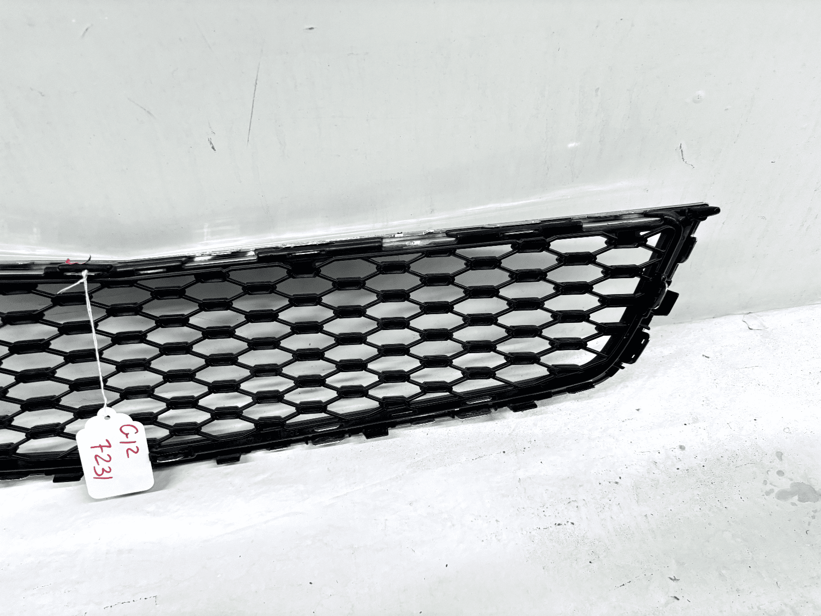 2012-2015 Chevy Equinox Front Lower Grille OEM Genuine - Image 10