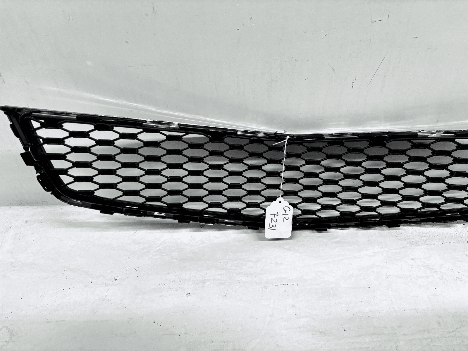 2012-2015 Chevy Equinox Front Lower Grille OEM Genuine - Image 11