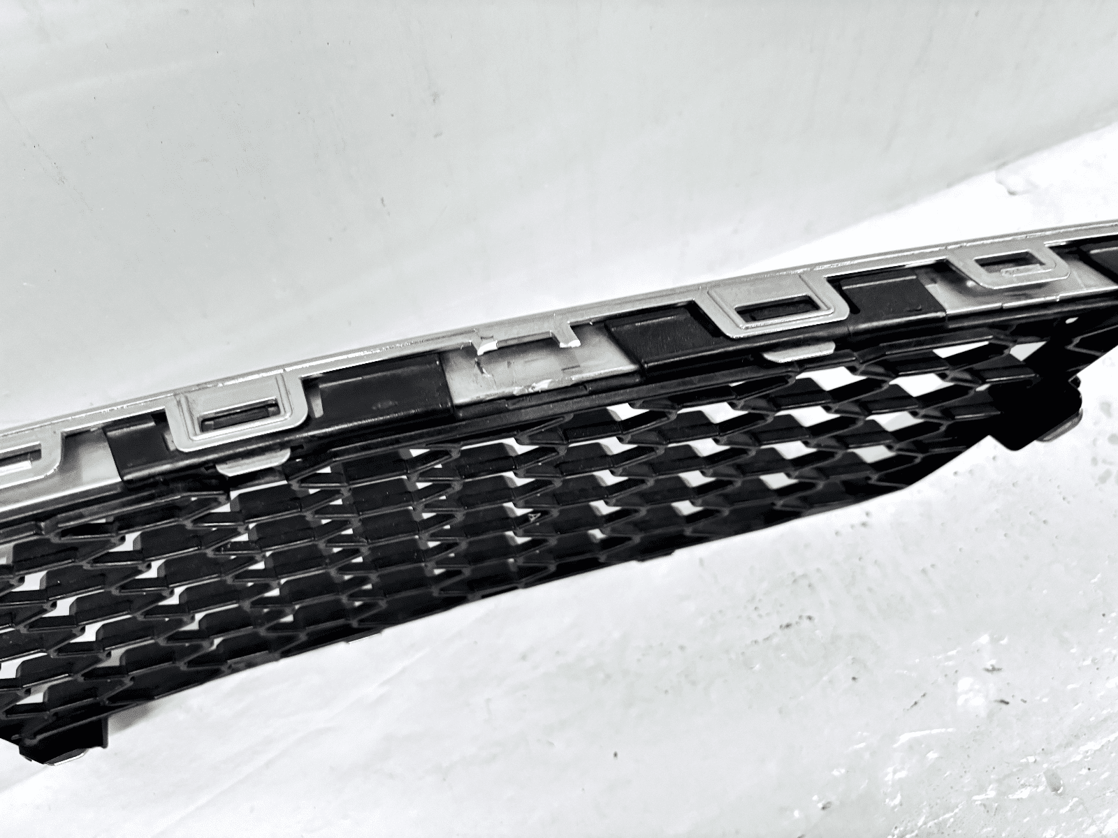 2012-2015 Chevy Equinox Front Lower Grille OEM Genuine - Image 12