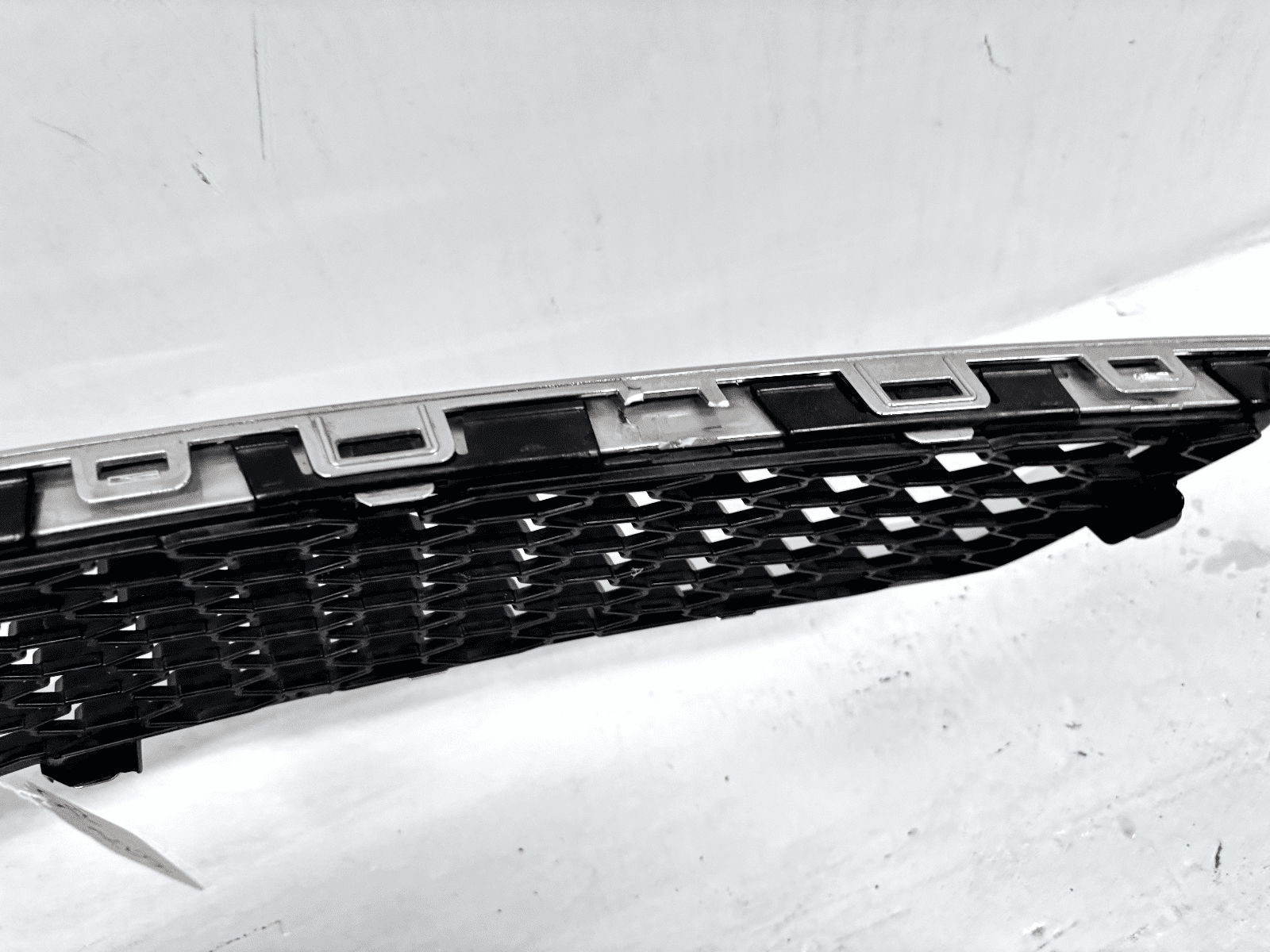 2012-2015 Chevy Equinox Front Lower Grille OEM Genuine - Image 13