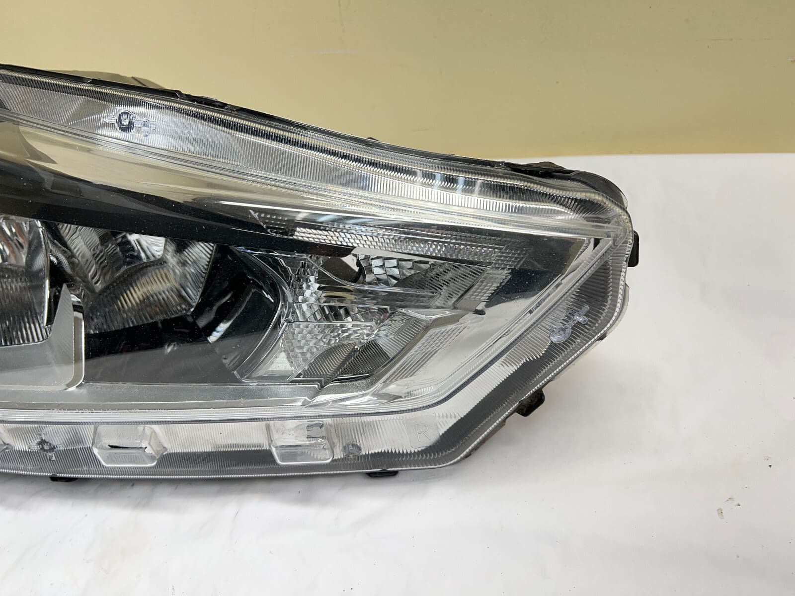 2018-20 Nissan Kicks Halogen Front Right OEM Headlight 260105RL0A - Image 3