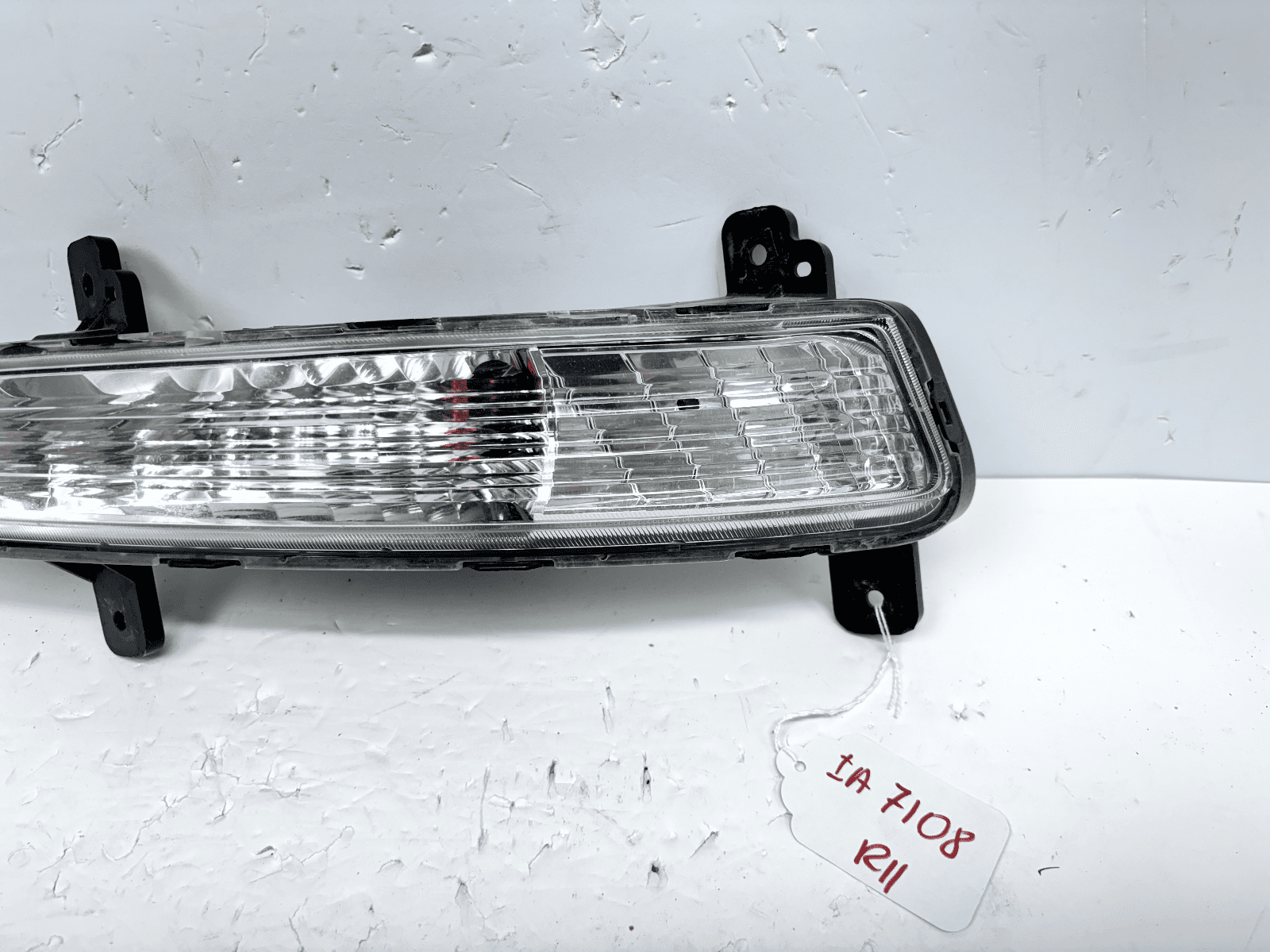 2013-17 Chevy Traverse Halogen Turn Signal Front Right OEM Fog Light - Image 2