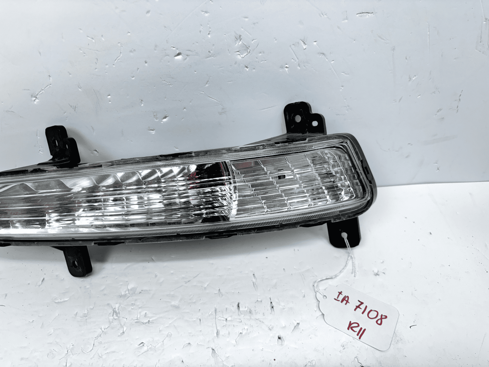 2013-17 Chevy Traverse Halogen Turn Signal Front Right OEM Fog Light - Image 9