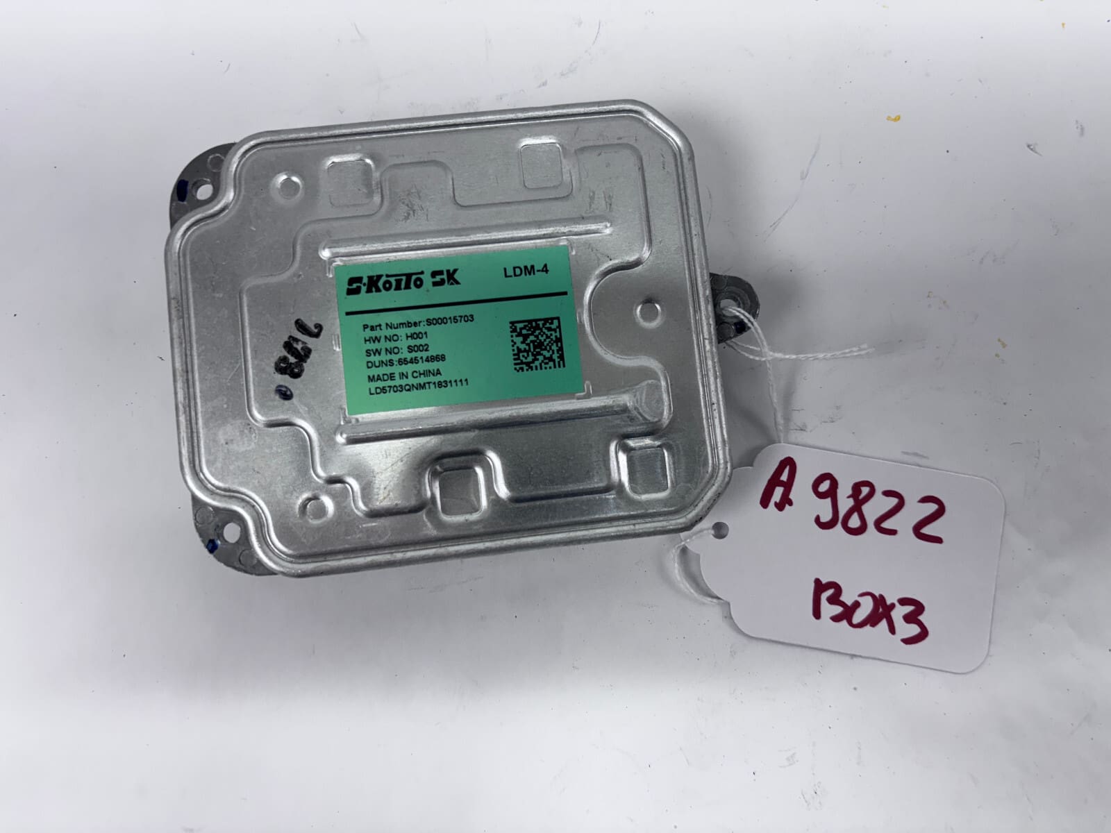 2018-2019 Cadillac XTS OEM Headlight LED Ballast Module S00015703 - Image 2