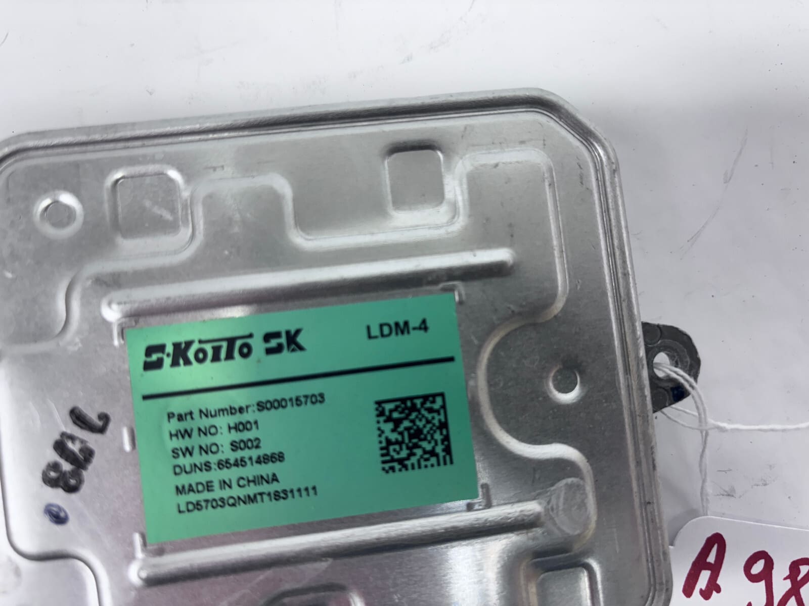 2018-2019 Cadillac XTS OEM Headlight LED Ballast Module S00015703 - Image 4