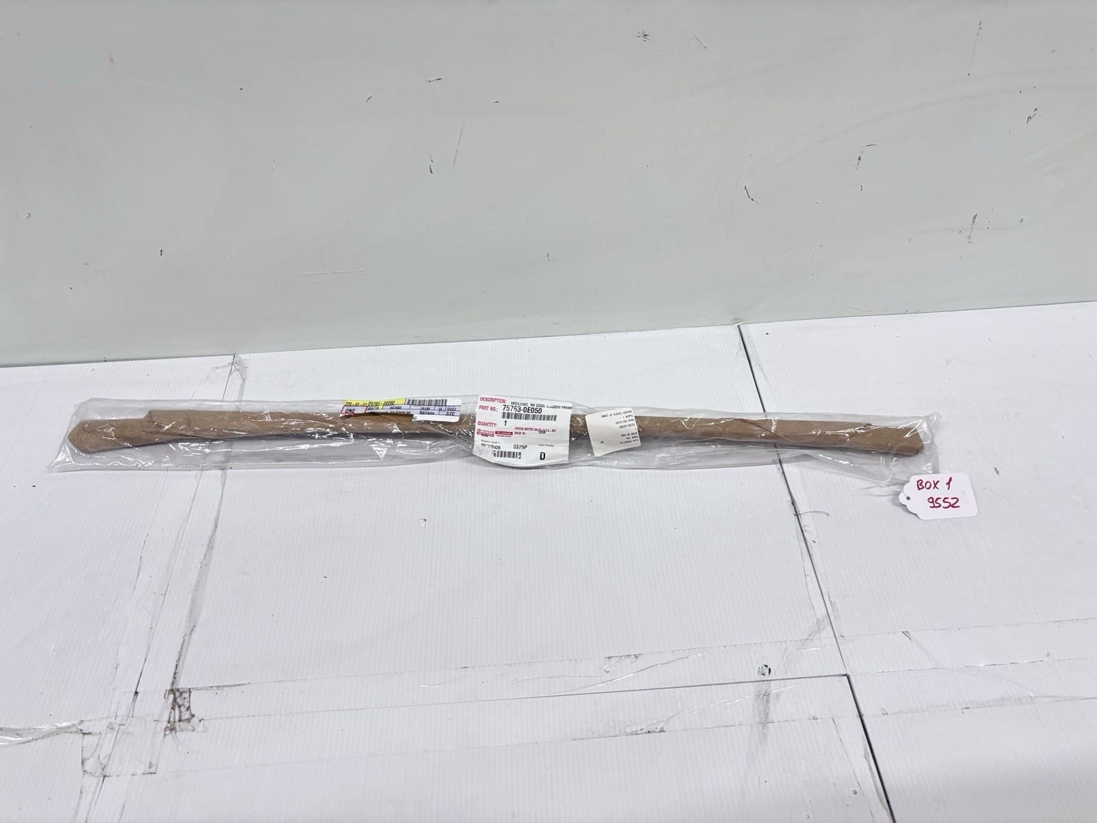 2020-23 Toyota Highlander Rear Right Door OEM Window Frame Molding 75763-0e050 - Image 2