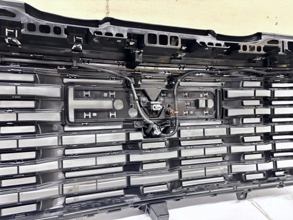85622844 2022-2024 GMC Sierra 1500 Denali Front OEM Grille W/Camera Vader Chrome - Image 21