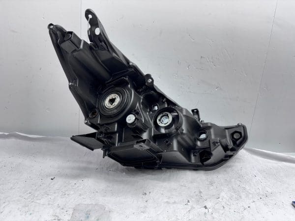 2015-2018 Toyota Prius V Halogen Front Left OEM Headlight - Image 22