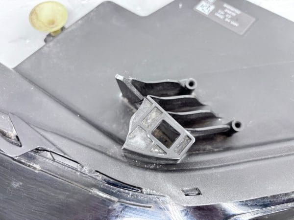 2021-2023 GMC Yukon Denali LED Front Right OEM Headlight 84898702 - Image 21