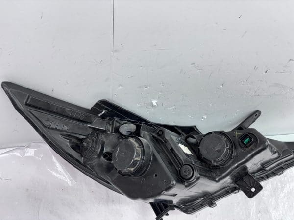 2011-14 Hyundai Sonata Front Left Halogen OEM Headlight 92101-39 Used - Image 22