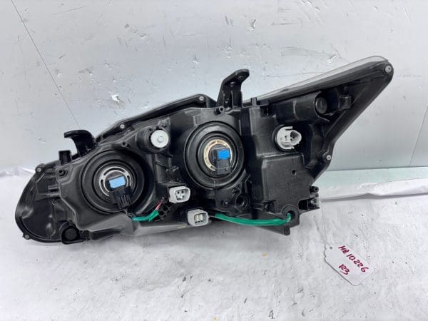 Used 2011-17 Lexus CT200h Front Right Halogen OEM Headlight Assembly - Image 23