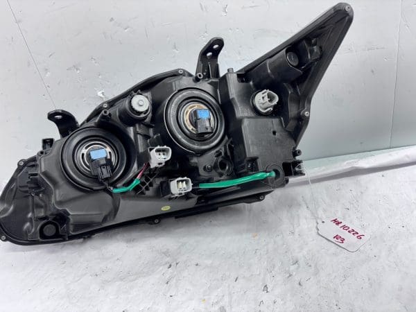 Used 2011-17 Lexus CT200h Front Right Halogen OEM Headlight Assembly - Image 24