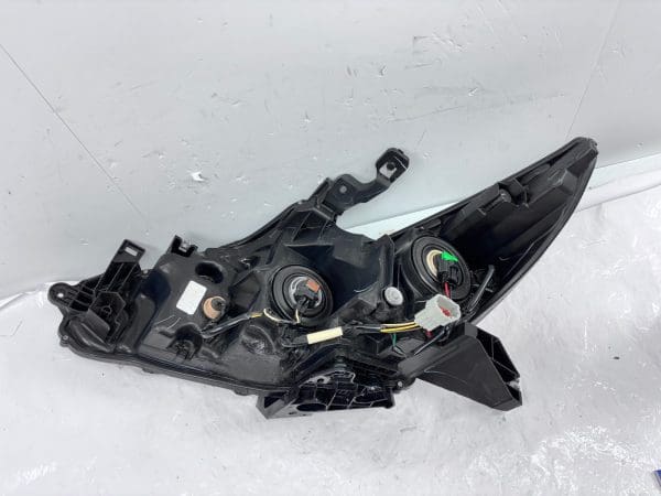 Used 2016-18 Nissan Altima Front Right Halogen OEM Headlight Assembly - Image 21