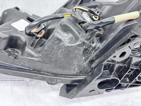 Used 2016-18 Nissan Altima Front Right Halogen OEM Headlight Assembly - Image 22