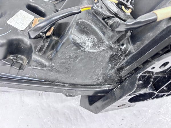 Used 2016-18 Nissan Altima Front Right Halogen OEM Headlight Assembly - Image 23