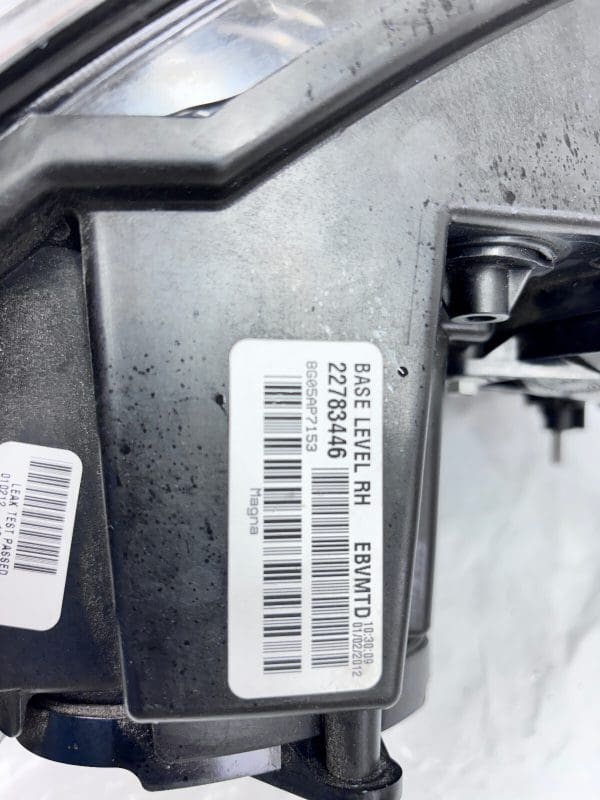 2007-2014 Cadillac CTS Halogen Front Right OEM Headlight - Image 22