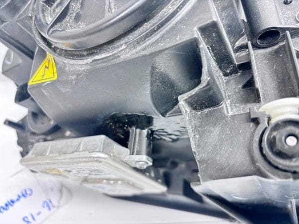2016-18 Chevy Camaro Xenon HID Front Left OEM Headlight 84364823 - Image 22