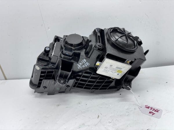 2011-14 Chrysler 300 C Xenon Front Right OEM Headlight 68085418AG - Image 21