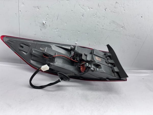 2017-2018 Hyundai Elantra Halogen Rear Right OEM Tail Light - Image 23