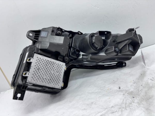 2021-2023 Rivian R1T LED Front Right OEM Headlight GMM92102010 - Image 23