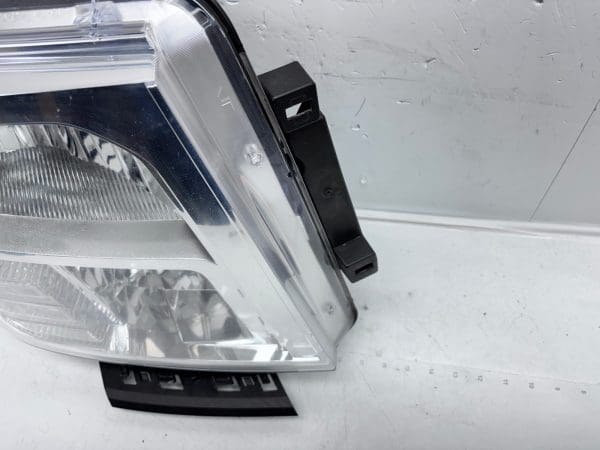 2016-19 Nissan Titan Halogen Front Right OEM Headlight 26010-EZ21A - Image 21