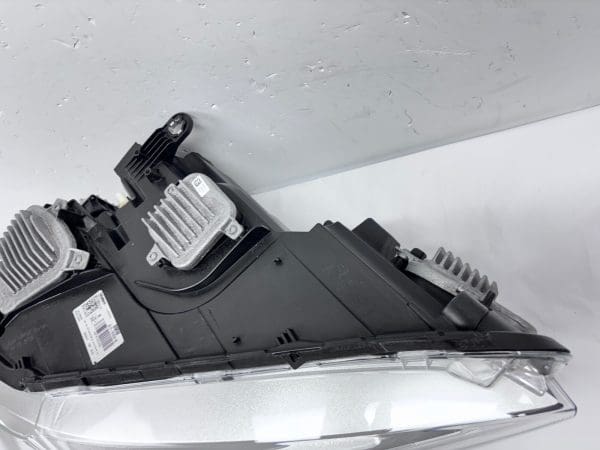 2016-19 BMW X1 F48 LED Front Right Headlight Genuine OEM A8747222402 Used - Image 21