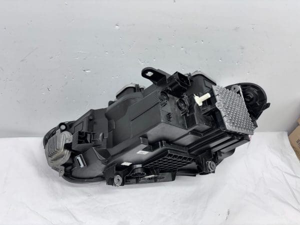 2016-19 BMW X1 F48 LED Front Right Headlight Genuine OEM A8747222402 Used - Image 24