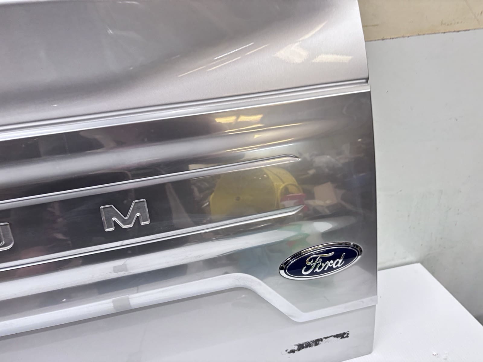 Used 2018-20 Ford F150 Rear Tailgate Platinum Silver Painted OEM Genuine - Image 3