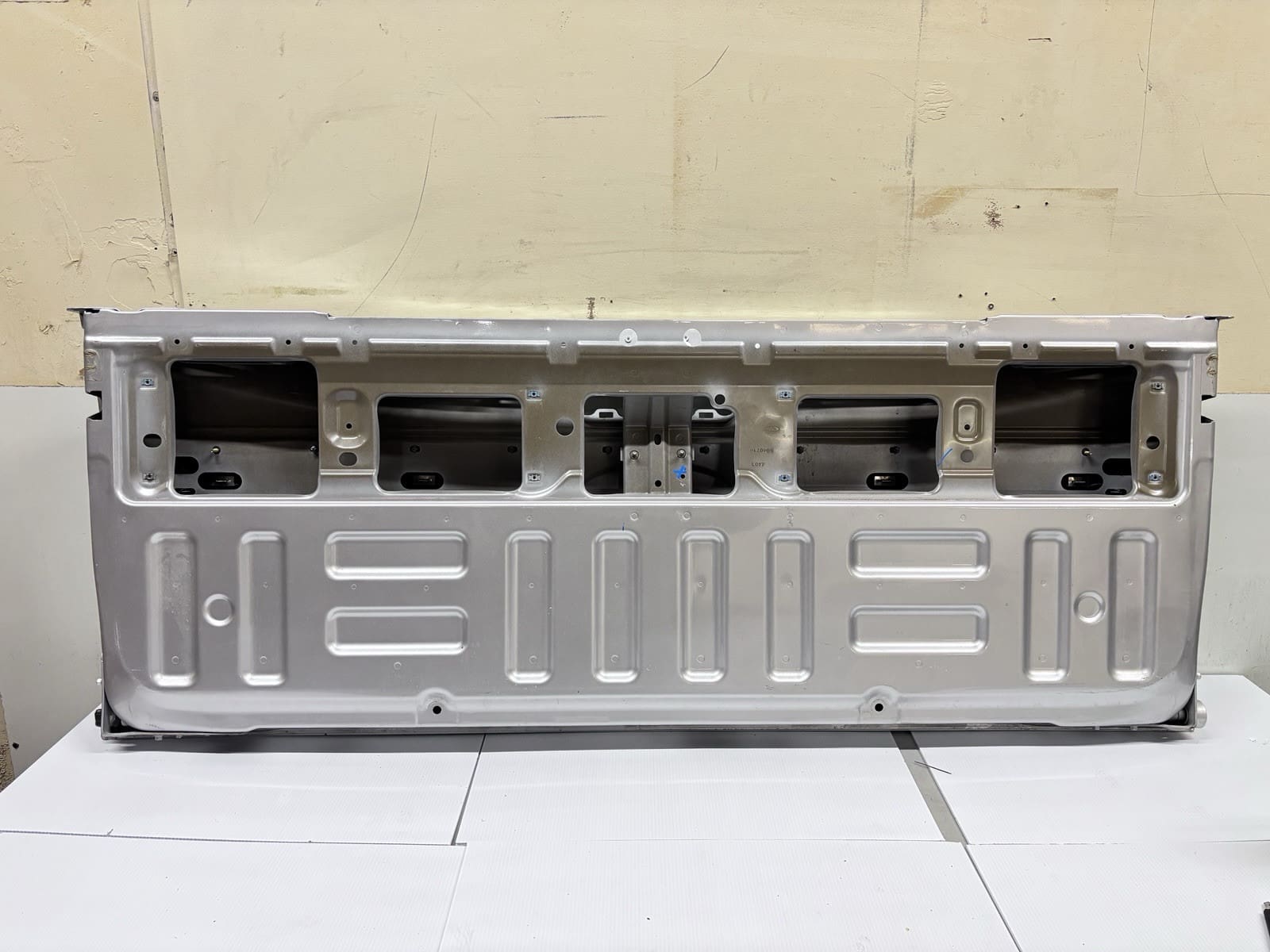 Used 2018-20 Ford F150 Rear Tailgate Platinum Silver Painted OEM Genuine - Image 16