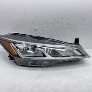 2021-24 Nissan Kicks Halogen Front Right OEM Headlight 26010-5R00A