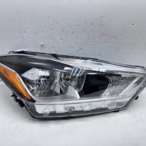 2017-20 Nissan Kicks Halogen Front Right OEM Headlight 260105RL0A