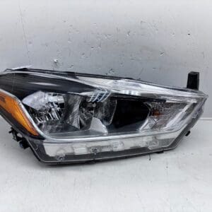 2017-20 Nissan Kicks Halogen Front Right OEM Headlight 260105RL0A
