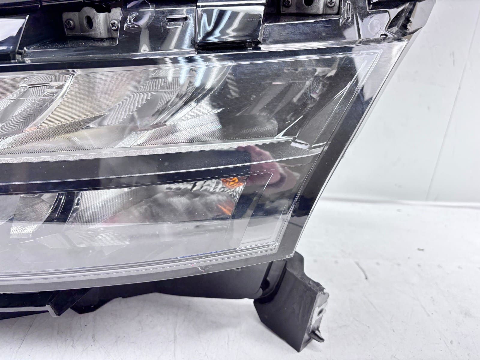2022-24 Nissan Pathfinder LED Front Left OEM Headlight 26060-6TA7B - Image 3