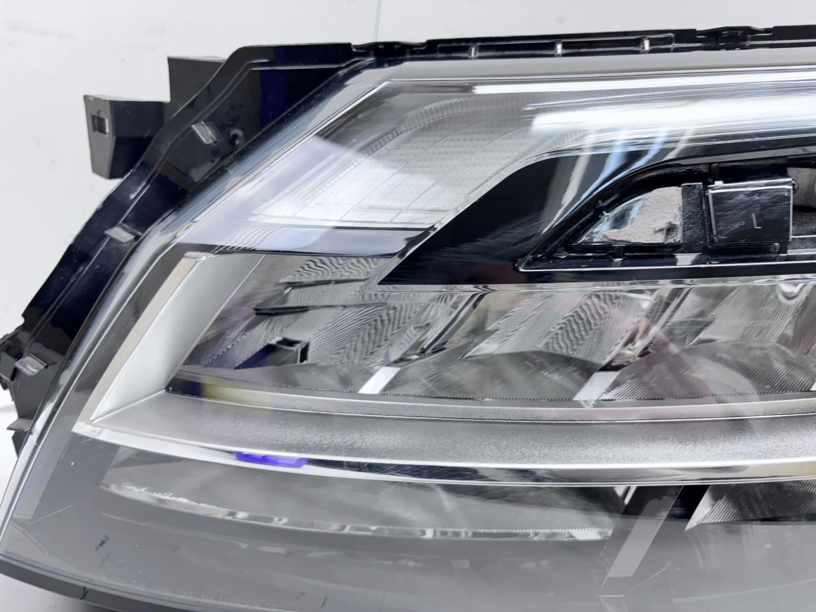 2022-24 Nissan Pathfinder LED Front Left OEM Headlight 26060-6TA7B A - Image 9