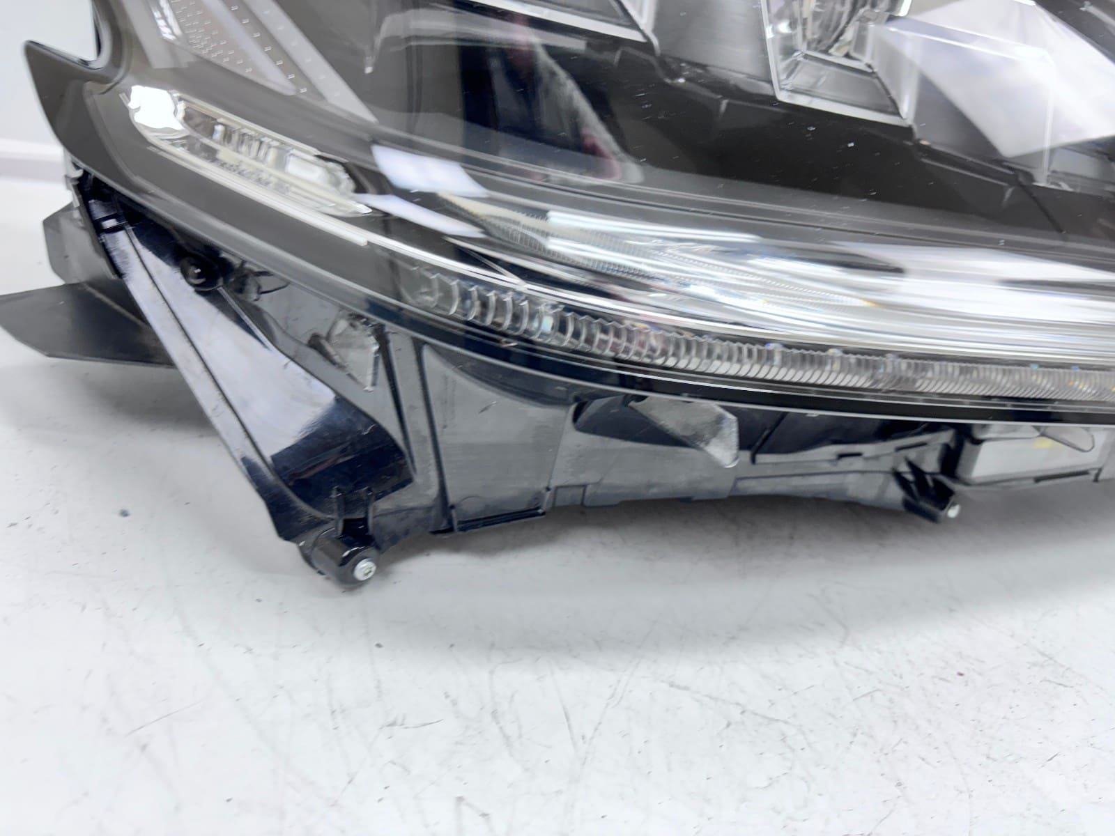 2016-2021 Lexus LX570 LED Front Right OEM Headlight 8114560k91 - Image 9