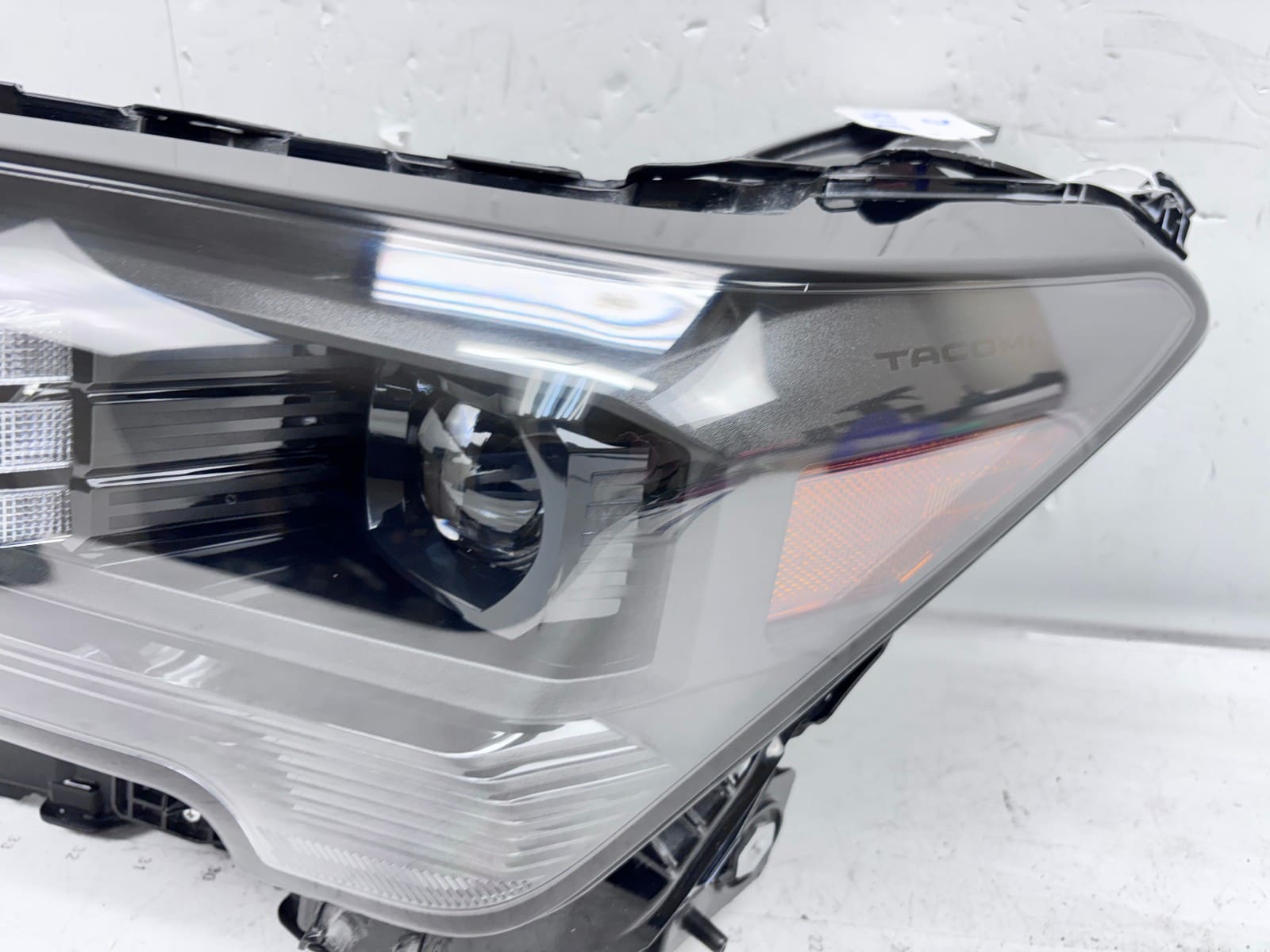 2024-2025 Toyota Tacoma LED Front Left OEM Headlight 81150-ak010 - Image 10