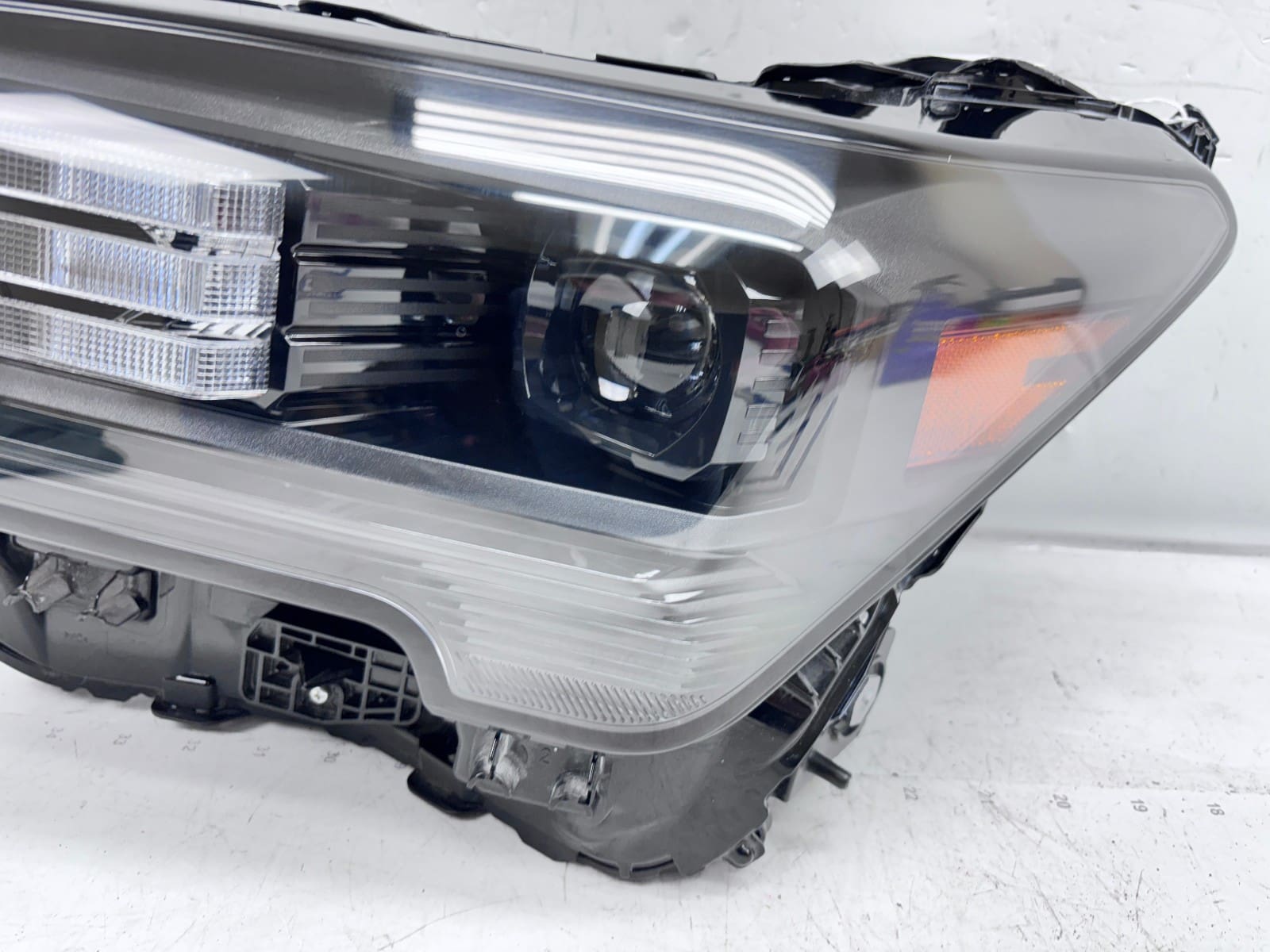 2024-2025 Toyota Tacoma LED Front Left OEM Headlight 81150-ak010 - Image 11