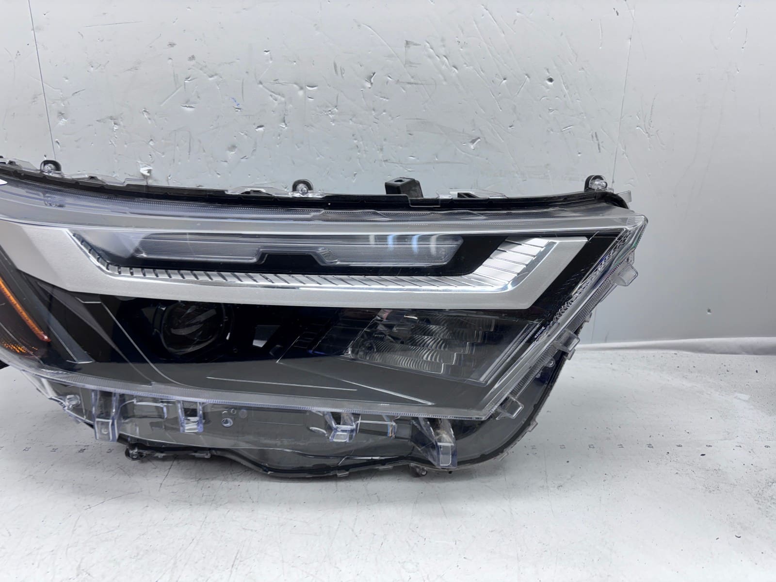 2022-2025 Toyota RAV4 LED Front Right OEM Headlight 81110-0r350 - Image 2