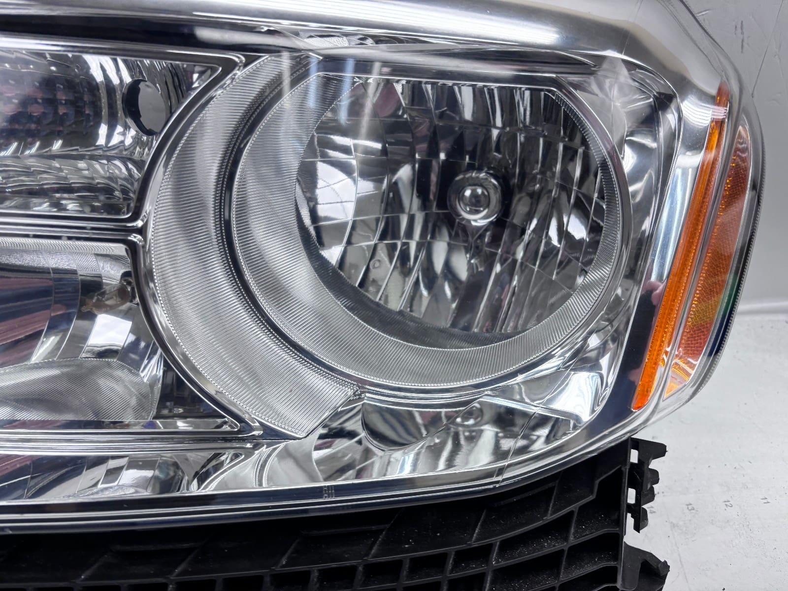 2013-2015 Honda Pilot Halogen Front Left OEM Headlight 33150-sza-a11 - Image 9