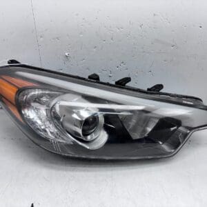 2014-2016 Kia Forte Halogen Front Right OEM Headlight 92102a7200