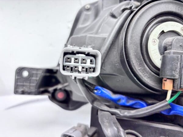 2017-18 Subaru Forester Halogen Front Right OEM Headlight 84001-SG280 - Image 21