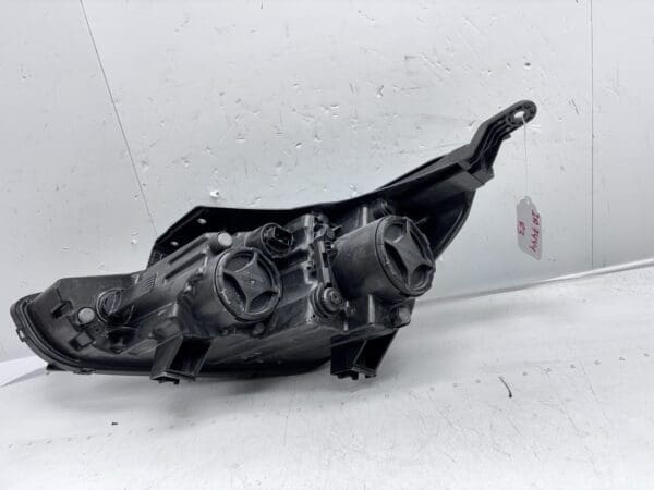 2018-20 Hyundai Elantra GT Halogen Front Right OEM Headlight 92102-g3040 - Image 23