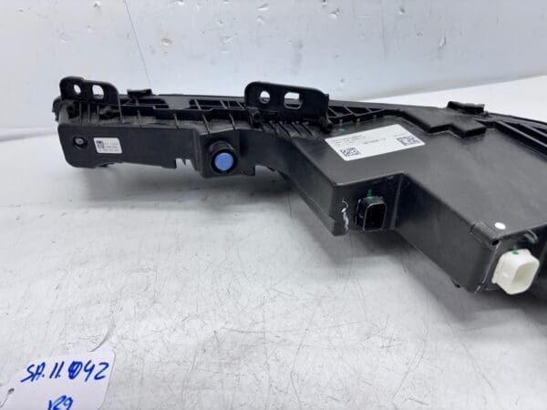 2023-24 BMW 7 Series LED Front Right OEM Daytime Running Light 9879936-13 - Image 21